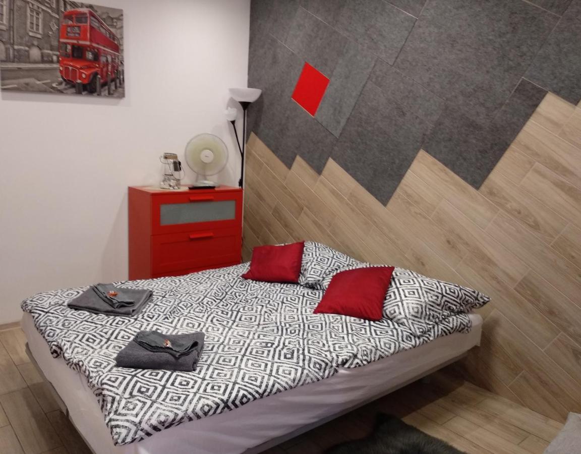 Niedaleko Od Centrum Ale Z Dala Od Tlumow Lublino Esterno foto